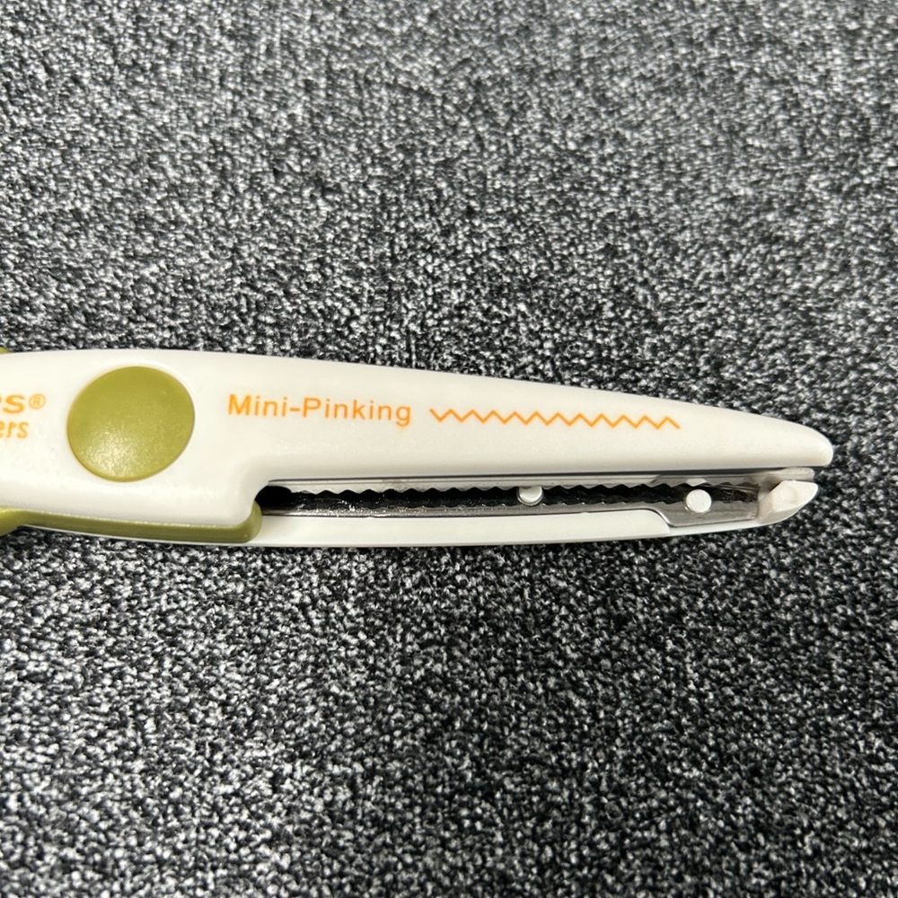 Fiskars Edging Craft Scissors Set - Picture 6 of 6